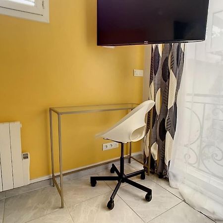 אמיינס Superbe Studio Hyper Centre Tout Equipe Wifi Netflix 2Pers מראה חיצוני תמונה