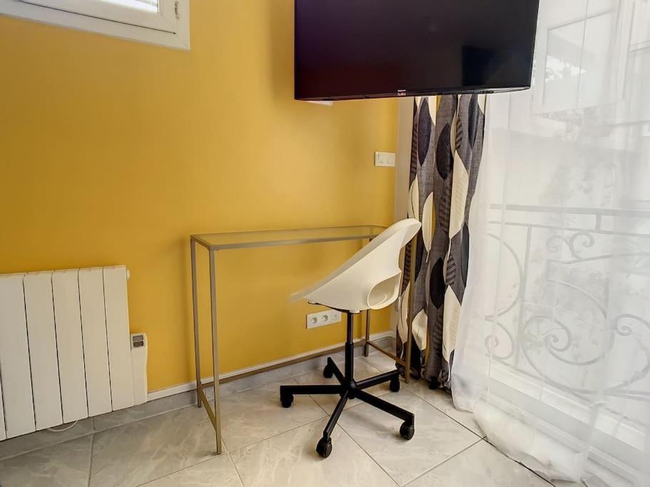 אמיינס Superbe Studio Hyper Centre Tout Equipe Wifi Netflix 2Pers מראה חיצוני תמונה